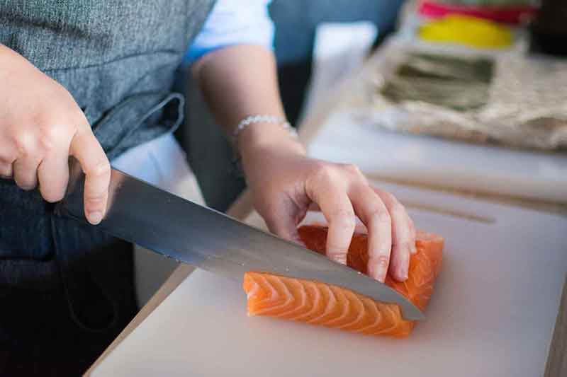 salmón con ácidos grasos omega 3 ala hdc epa, comer salmon es bueno para aprender y estudiar, nutrientes buenos para el cerebro, alimentos para mejorar la memoria